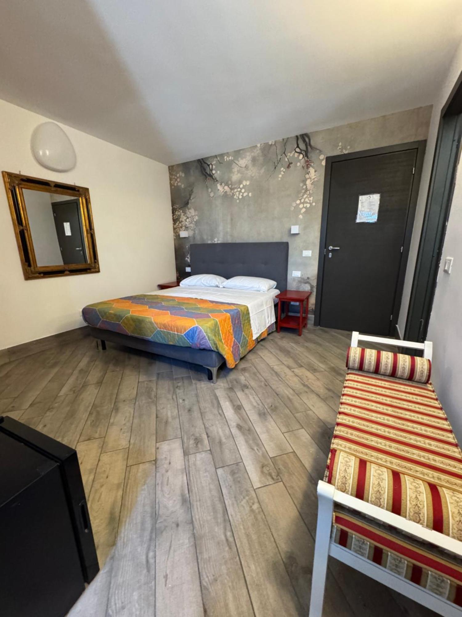 Relais Al Porto Hotel Peschiera del Garda Luaran gambar